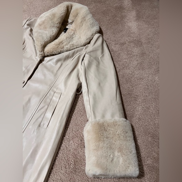 House of Harlow 1960 Vegan Leather/ Faux Fur Coat - Picture 5 of 10